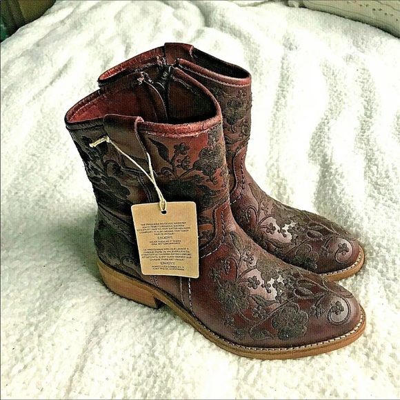 NWT TAOS Sz 5 Leather Ankle Cowboy Boots Burgandy - Picture 3 of 7